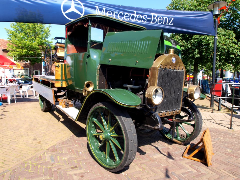 1920_Benz_K70_at_the_SPECIAAL_Auto_Evenement_Nijkerk_2011,_pic2