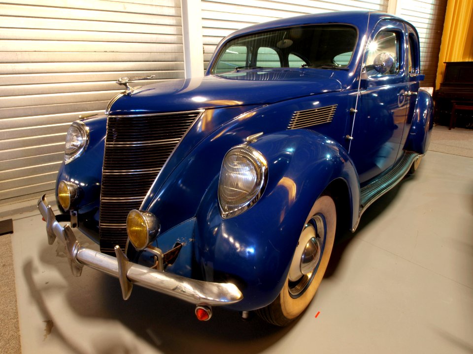 1937_Lincoln_730_Zephyr_Fordor_pic11