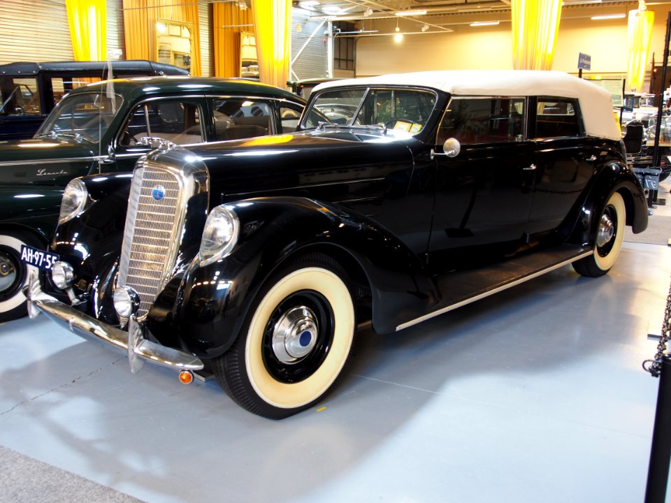 1937_Lincoln_K363A_Converible_Sedan_pic05