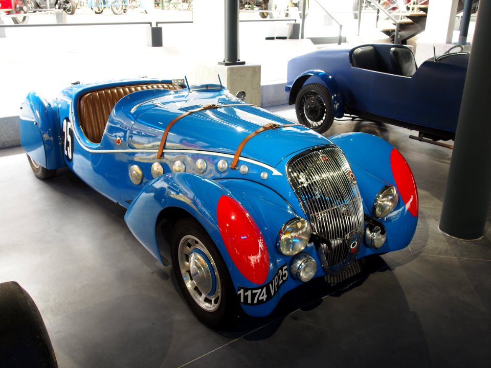 1937_Peugeot_302_Special_Sport_-_1938_Peugeot_402_Darl_Mart_photo_1