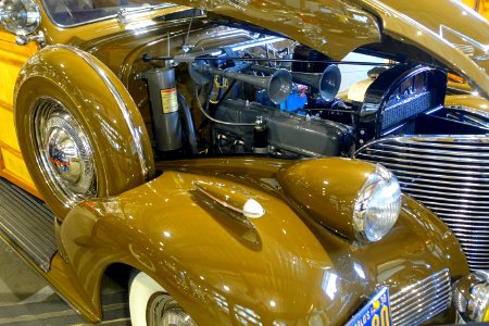 1939_Chevrolet_woodie_station_wagon_-_Automobile_Driving_Museum_-_El_Segundo,_CA_-_DSC01662