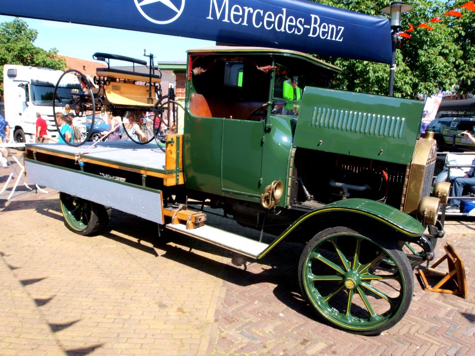 1920_Benz_K70_at_the_SPECIAAL_Auto_Evenement_Nijkerk_2011,_pic1