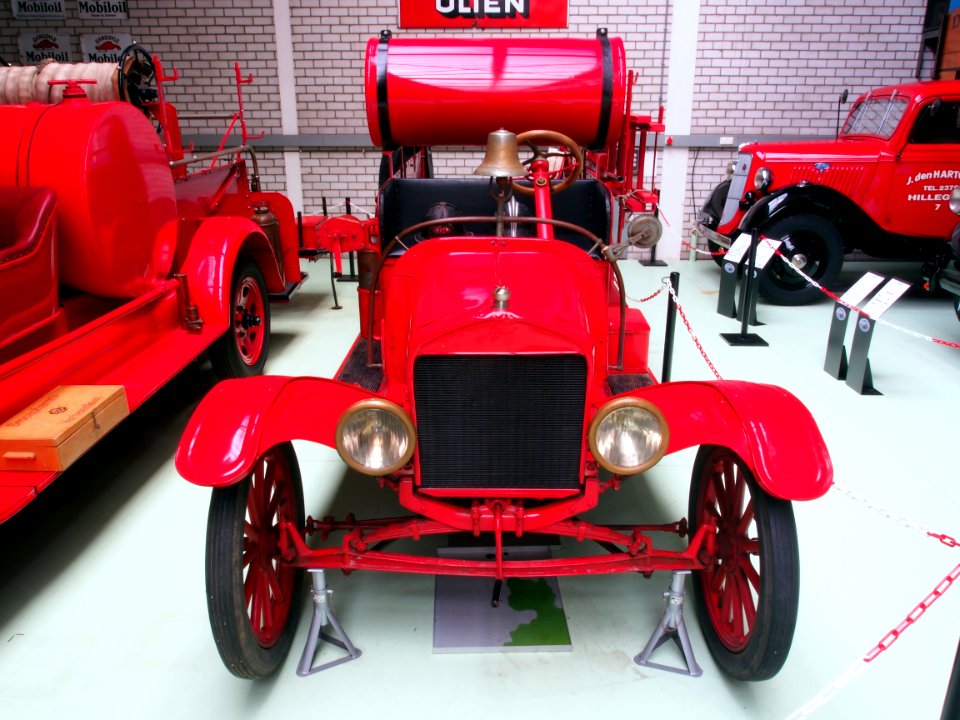 1920_Ford_Model_T_fire_truck_pic3
