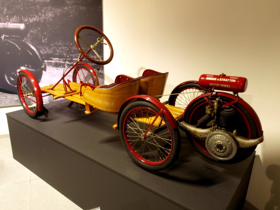1920_Briggs_&_Stratton_Flyer