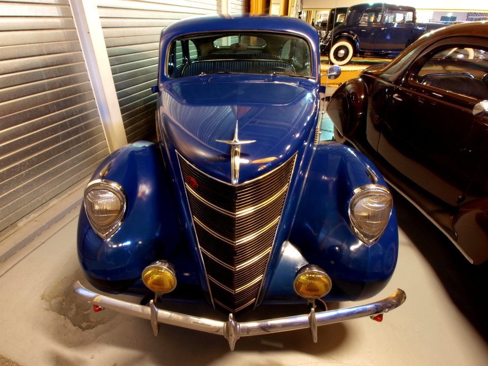 1937_Lincoln_730_Zephyr_Fordor_pic8