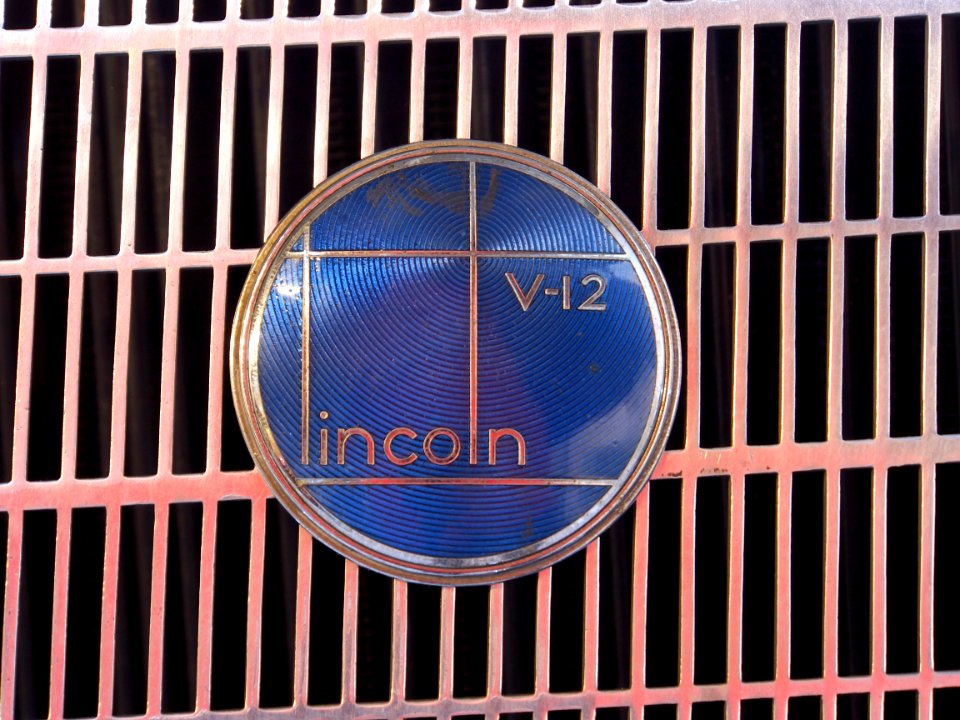 1937_Lincoln_K363A_Converible_Sedan_pic02
