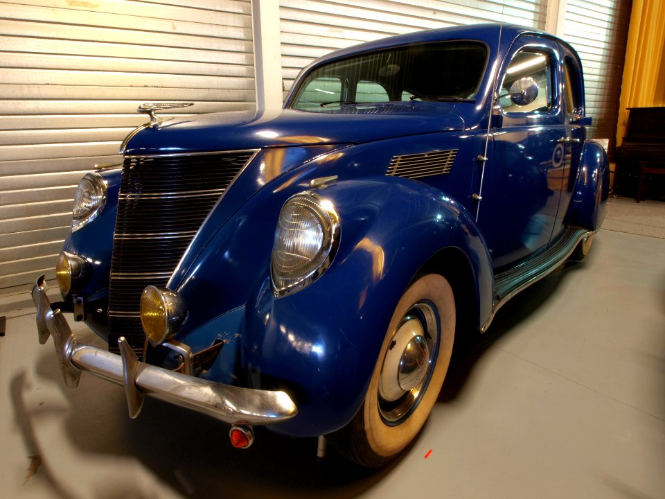 1937_Lincoln_730_Zephyr_Fordor_pic12