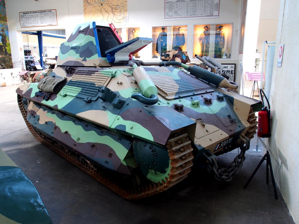1935_Forges_et_Chantiers_de_la_Méditerranée_FCM_36,_Tanks_in_the_Musée_des_Blindés,_France,_pic-10