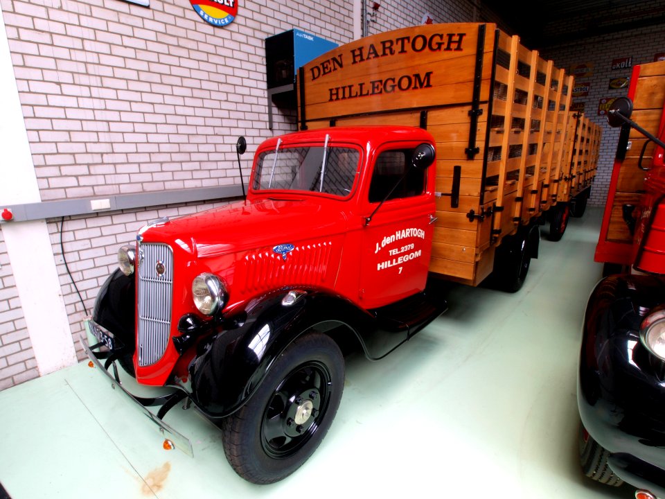 1935_Ford_920-50_Truck_pic1