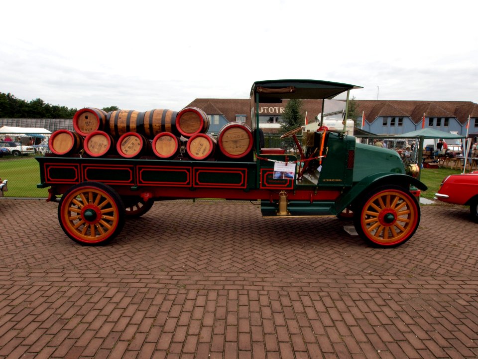 1916_International_Model_G_p3