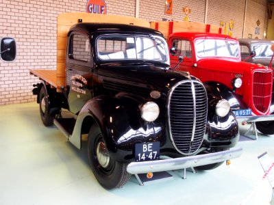 1939_Ford_81-91Y_pic1