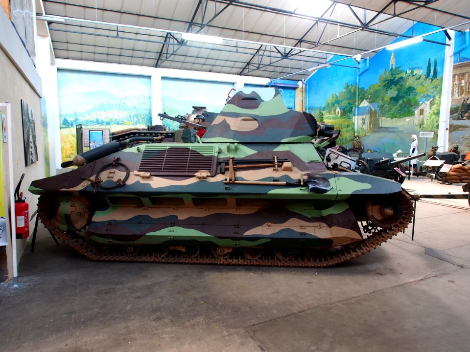 1935_Forges_et_Chantiers_de_la_Méditerranée_FCM_36,_Tanks_in_the_Musée_des_Blindés,_France,_pic-1
