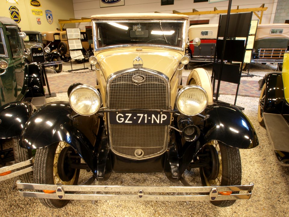 1939_Ford_400_A_pic1