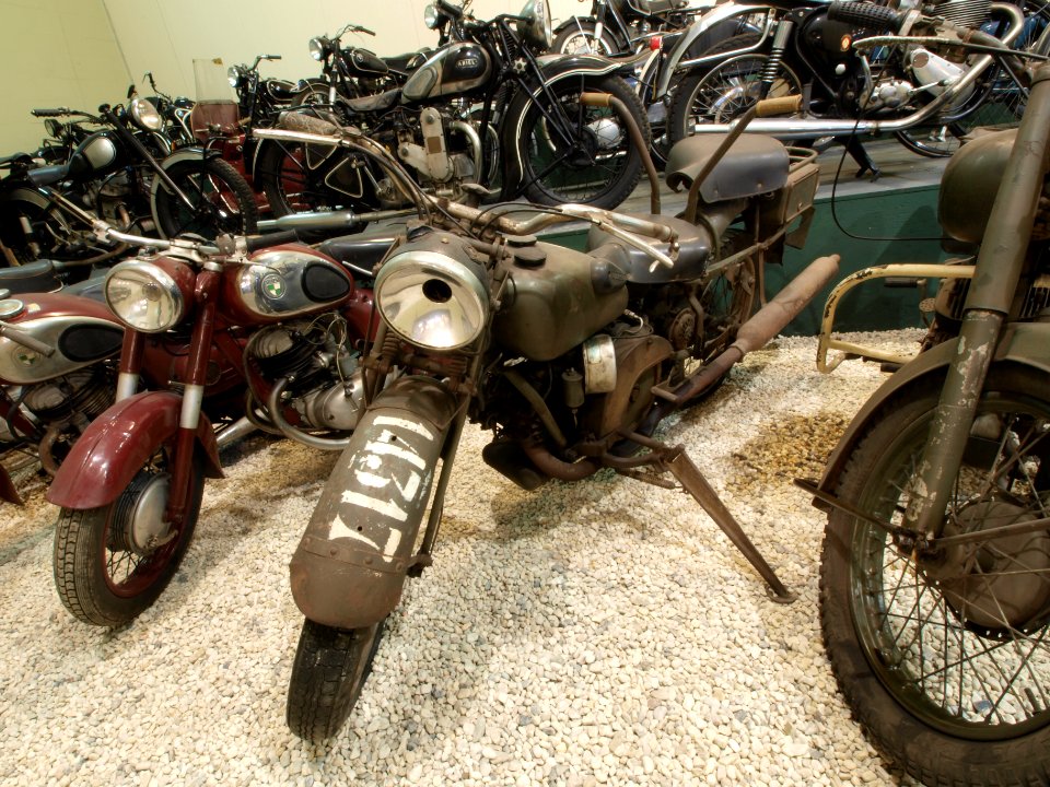 1939_Moto_Guzzi_Alce_Motorcycle_pic2