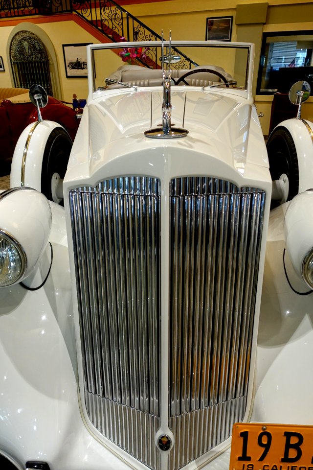 1936_Packard_Twelve_Convertible_Sedan_-_Automobile_Driving_Museum_-_El_Segundo,_CA_-_DSC02250