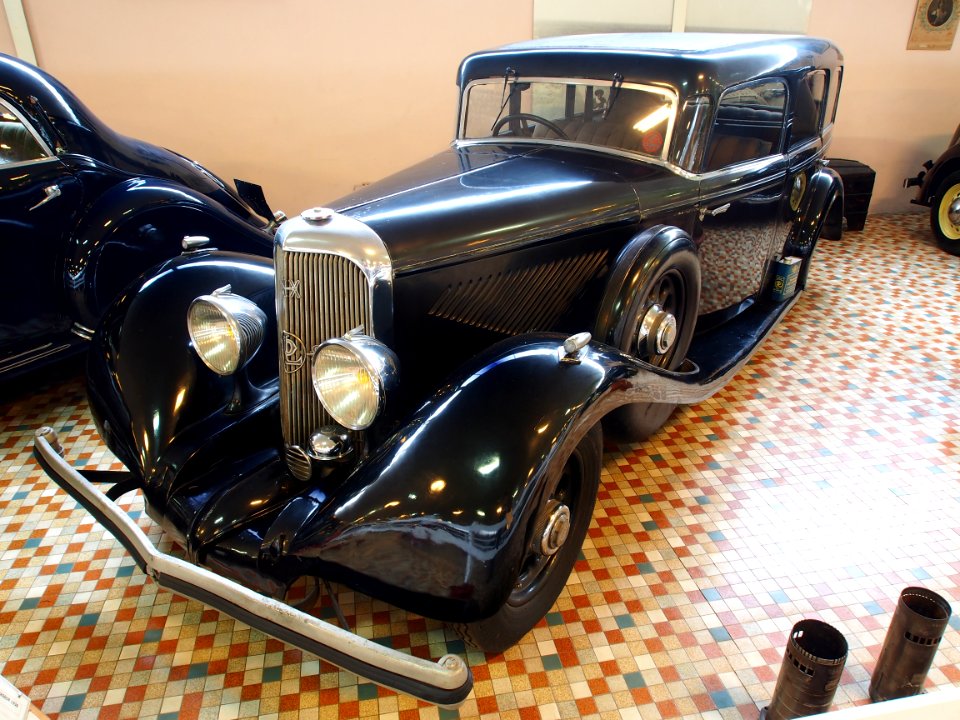 1936_Panhard_&_Levassor_X72_Panoramique_at_the_Musée_Automobile_de_Vendée_pic-3