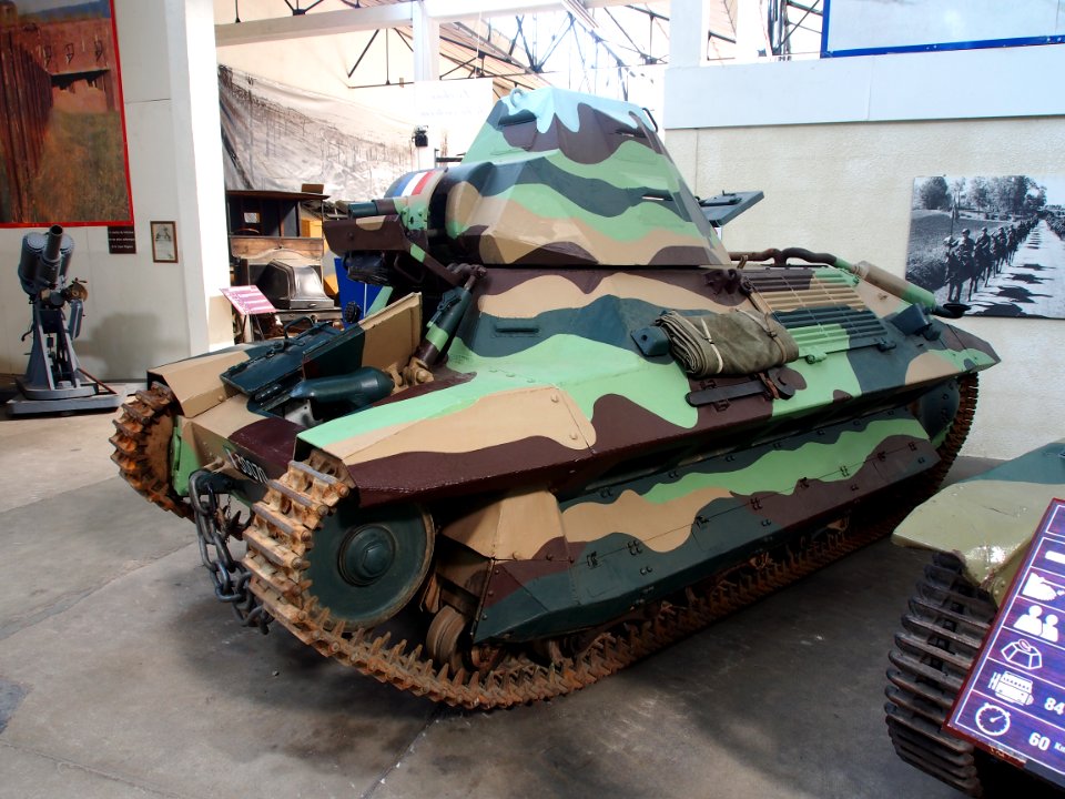 1935_Forges_et_Chantiers_de_la_Méditerranée_FCM_36,_Tanks_in_the_Musée_des_Blindés,_France,_pic-9