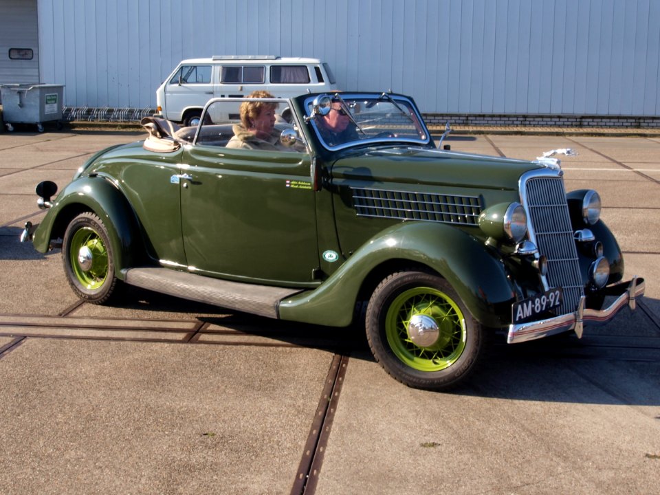 1935_Ford_48,_Dutch_licecence_registration_AM-89-92,_pic2