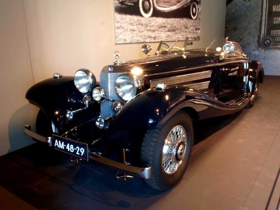 1936_Mercedes-Benz_500K_Special_Roadster_p1