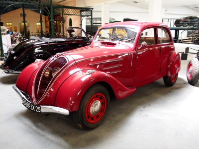 1939_Peugeot_402_B_Legere_Berline_Sport_photo_1