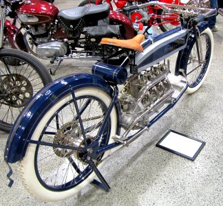 1913_Henderson_Four_motorcycle_01