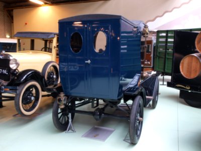 1912_Ford_Model_T_Delivery_Car_pic6