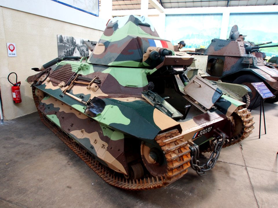 1935_Forges_et_Chantiers_de_la_Méditerranée_FCM_36,_Tanks_in_the_Musée_des_Blindés,_France,_pic-4