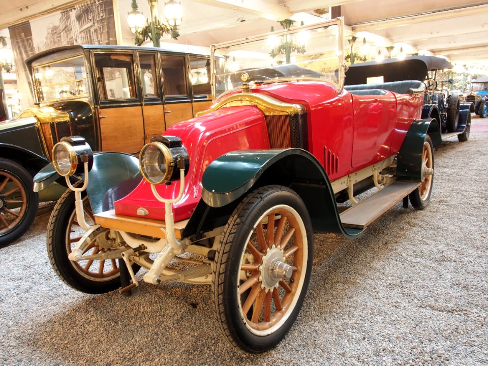 1919_Renault_Torpedo_EU,_4_cylinder,_12hp,_2815cm3,_65kmh,_photo_2