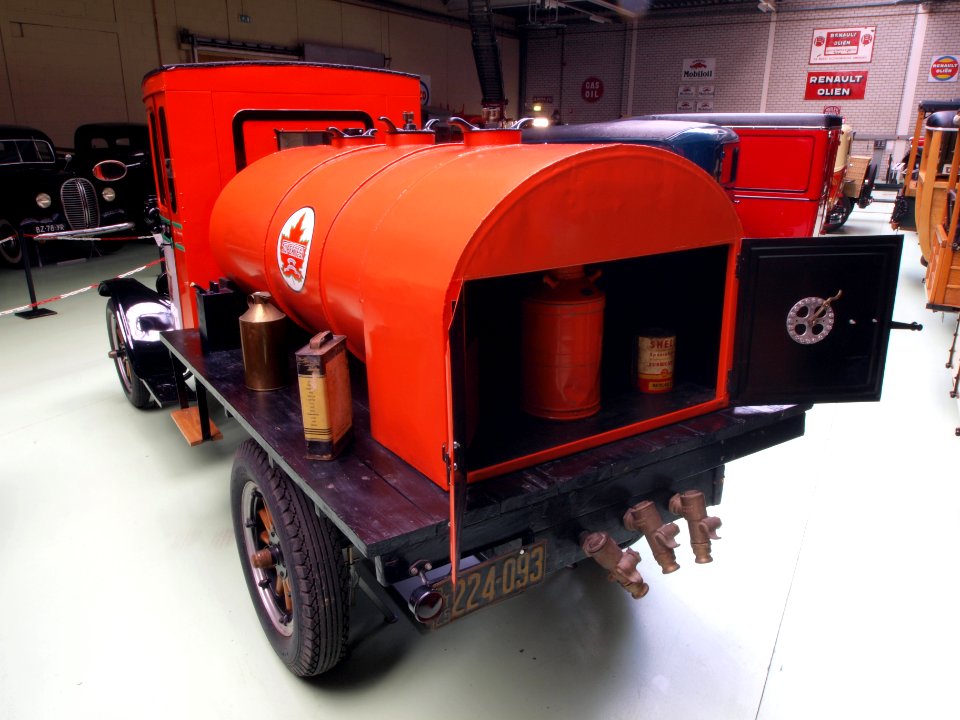 1919_Ford_TT_Tankwagen_pic9