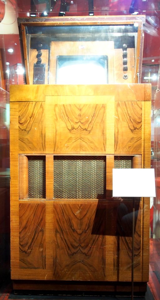 1936_Marconi_television_Musée_EDF_Electropolis_photo_1