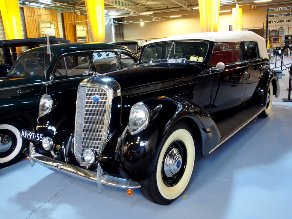 1937_Lincoln_K363A_Converible_Sedan_pic07