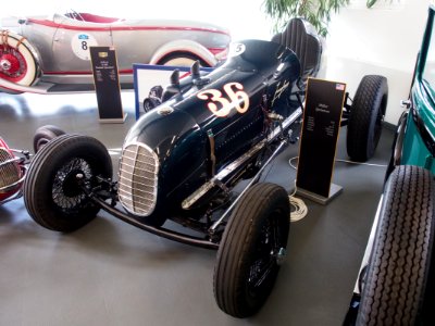 1937_Miller_Sprintcar,_4cyl,_90hp,_170kmh_pic