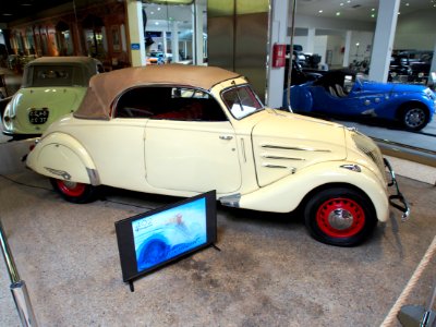 1938_Peugeot_402_B_Coach_Décapotable_photo_1