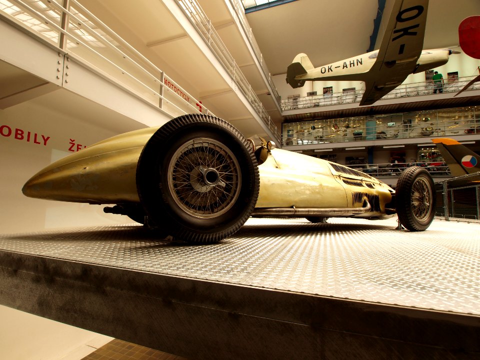 1938_Mercedes_Benz_W154_pic2