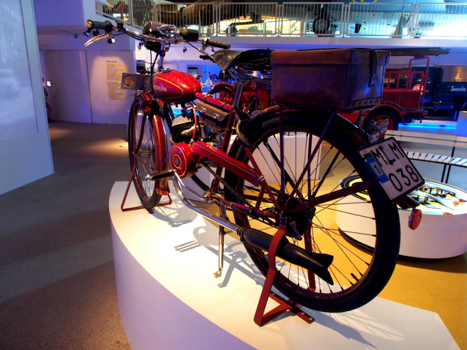 1938_Husqvarna_motorcycle_pic5_Teknikens_och_Sjöfartens_hus,_Science_and_Maritime_House