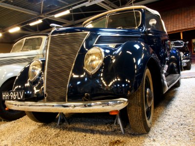 1937_Ford_760_A_Cabriolet_pic3
