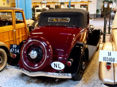 1934_Ford_760_pic2