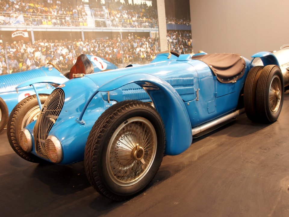 1938_Bugatti_GP_Type_59-50B,_8_cylinders,_4741cm3,_400hp,_300kmh,_photo_2