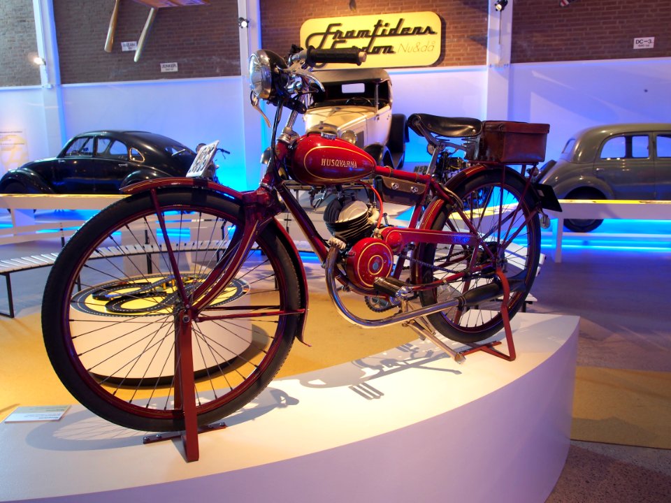 1938_Husqvarna_motorcycle_pic6_Teknikens_och_Sjöfartens_hus,_Science_and_Maritime_House