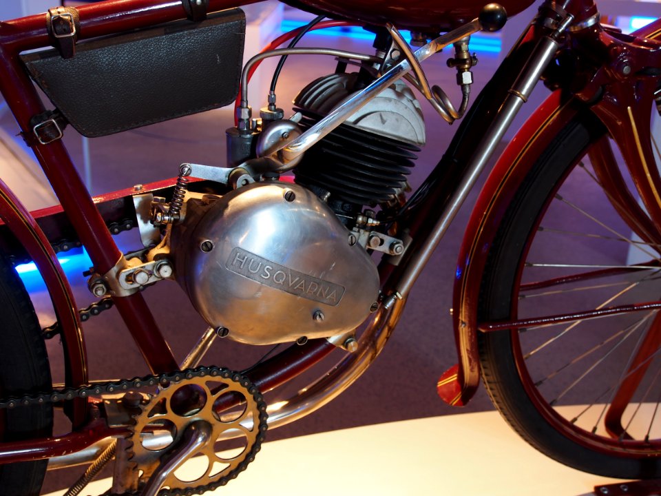 1938_Husqvarna_motorcycle_pic3_Teknikens_och_Sjöfartens_hus,_Science_and_Maritime_House