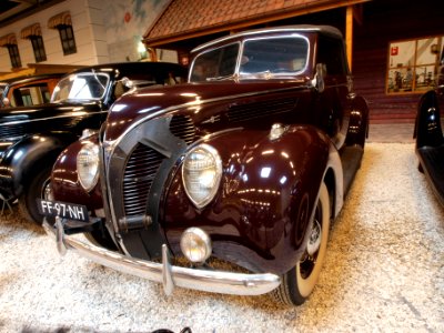 1938_Ford_740_Club_Cabriolet_pic3