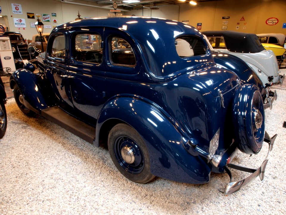 1936_Ford_730_pic5