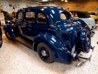 1936_Ford_730_pic5