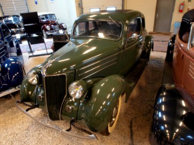 1936_Ford_68_5_Window_Coupé_pic4