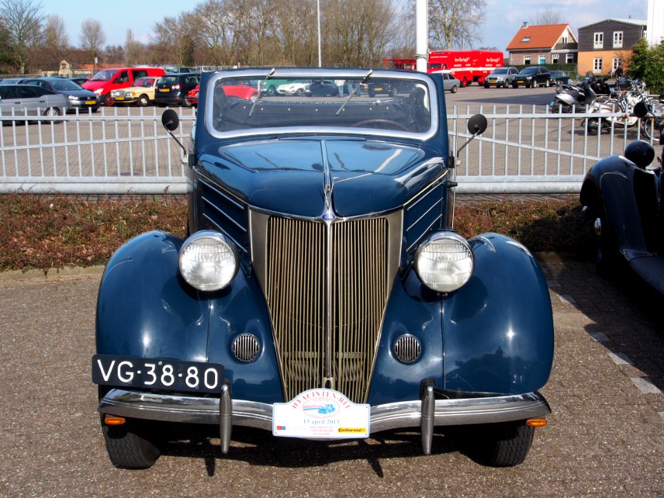 1936_Ford_68_pict1