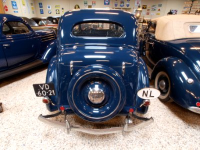 1936_Ford_730_pic3