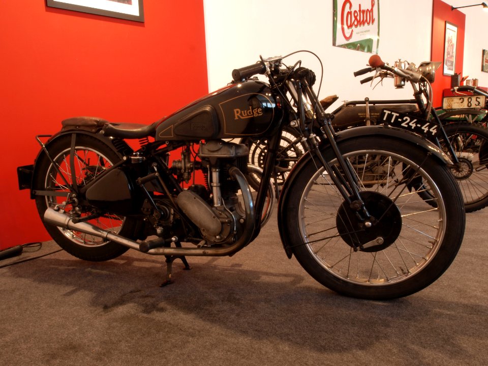 1937_Rudge_Whitworth_LTD._de_Coventry_p1