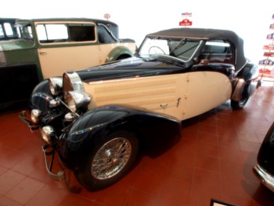 1936_Bugatti_57,_135hp,_3257cc,_155kmh_photo-2 photo