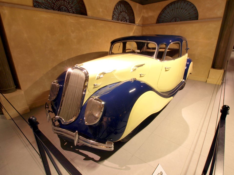1937_Panhard_&_Levassor_X77_Dynamic_p3