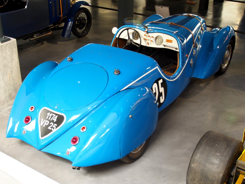 1937_Peugeot_302_Special_Sport_-_1938_Peugeot_402_Darl_Mart_photo_3
